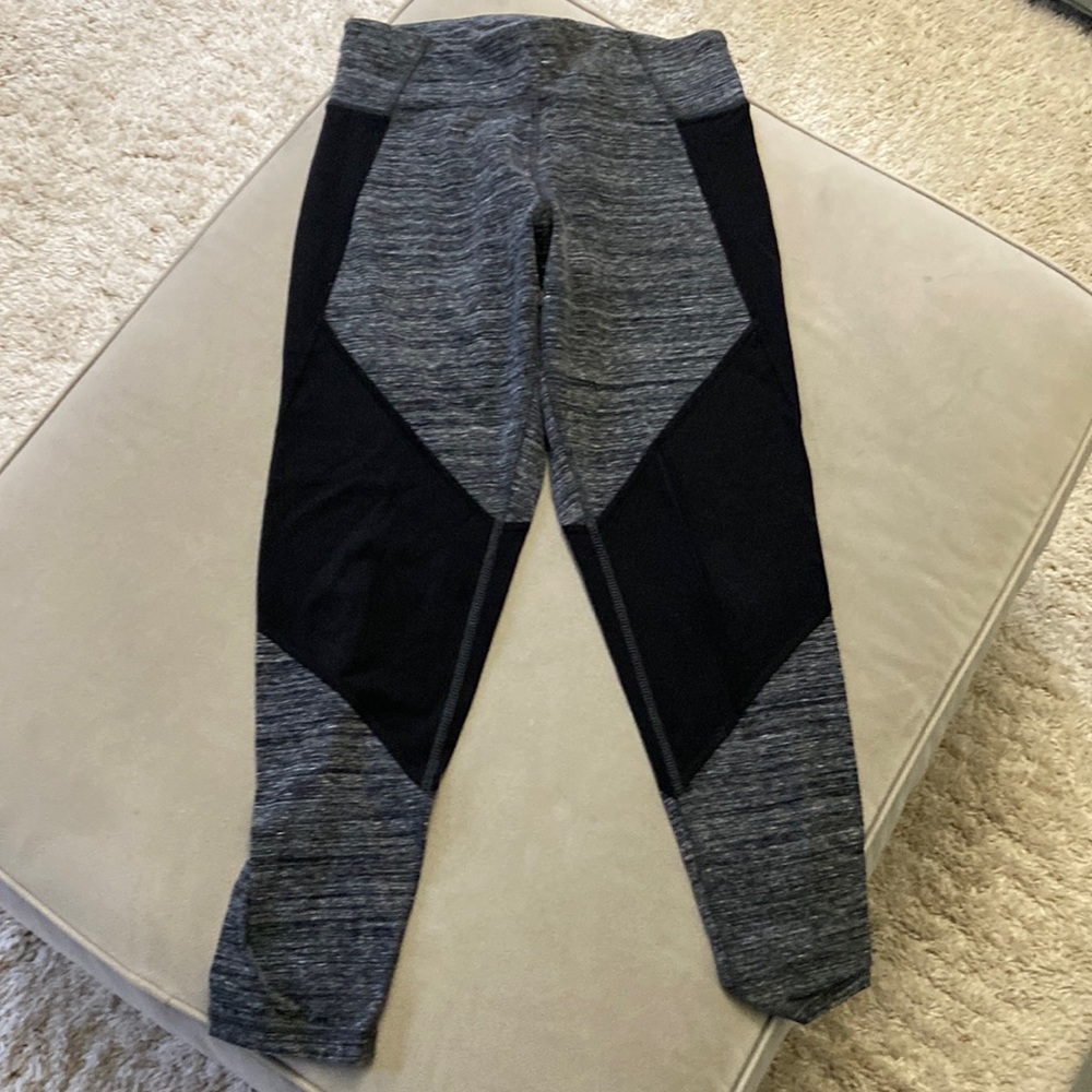 Calvin Klein Performance Stretch High Waisted 7/8 Black Legging, NWOT, M